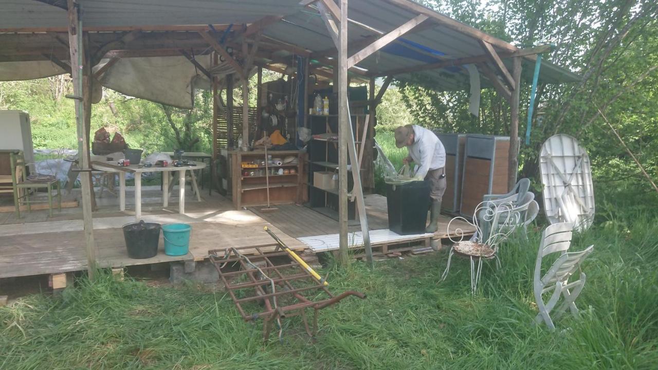 Yourte rustique en permaculture Creysse  Extérieur photo